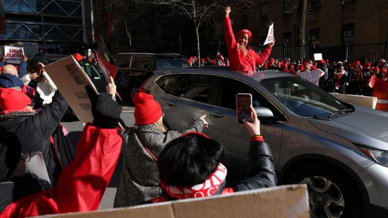Το νοσηλευτικό προσωπικό στη Νέα Υόρκη ξεκίνησε την πιο μεγάλη απεργία του - Συμμετέχουν 15.000 εργαζόμενοι