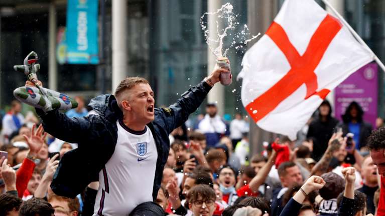 Euro 2020: Απόλυτη παράνοια από τους Άγγλους - Πώς πανηγύρισαν τη σπουδαία πρόκριση επί της Γερμανίας [Εικόνες]