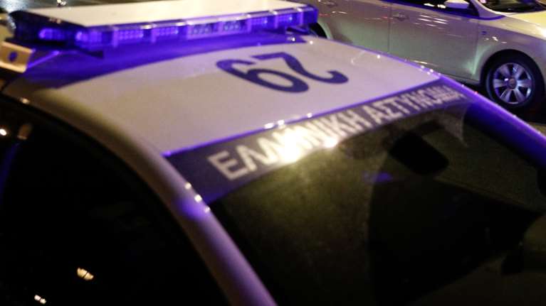 Σοκ στα Καλύβια: 16χρονος σκότωσε με μαχαίρι τον 71χρονο πατέρα του μετά από καβγά