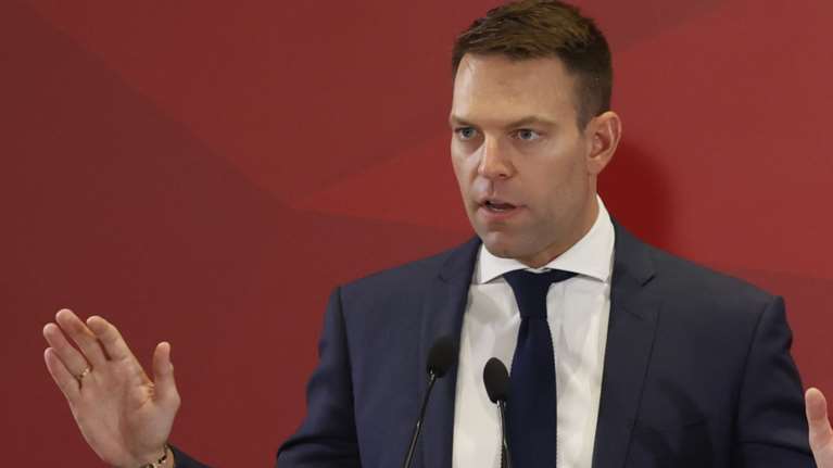 Δημοσκόπηση Interview: Κατρακυλά ο ΣΥΡΙΖΑ, πίσω από ΚΚΕ και Βελόπουλο - Θέλουν Κασσελάκη για αρχηγό - Απώλειες και για τη ΝΔ