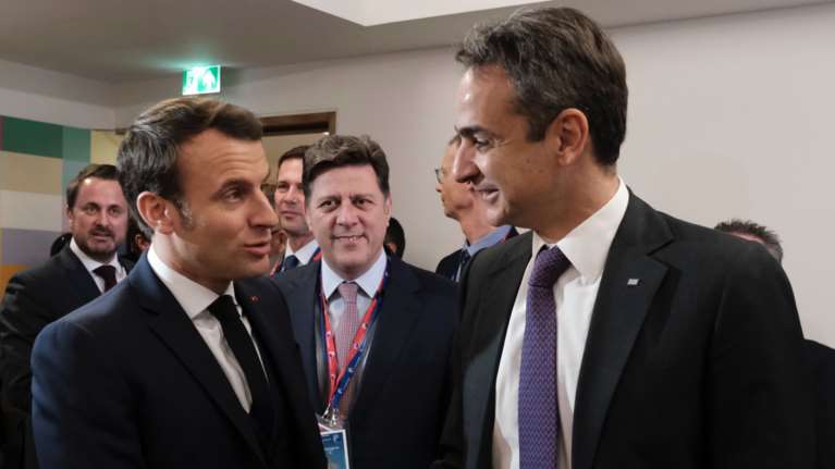 Σε εξέλιξη η Σύνοδος Κορυφής: Τετ α τετ Μητσοτάκη - Μακρόν για Ταμείο Ανάκαμψης και Αν. Μεσόγειο