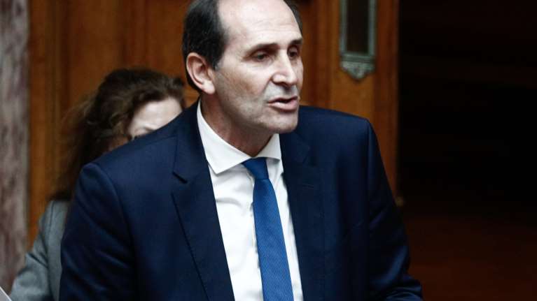 Απόστολος Βεσυρόπουλος: Πέθανε χωρίς απινιδωτή ο άνθρωπος που συνέβαλε στην αύξησή τους - Το Σάββατο το &quot;τελευταίο αντίο&quot;