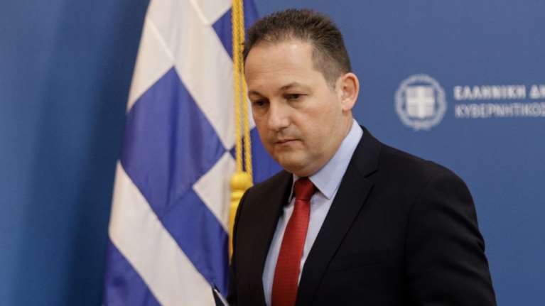 Κορονοϊός - Πέτσας: Δεν αποκλείεται γενικό lockdown σε όλη τη χώρα - Πιο σκληρά μέτρα αν δεν τα τηρούμε