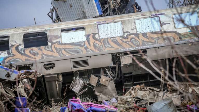 Τραγωδία στα Τέμπη: 13 τραυματίες από το δυστύχημα παραμένουν σε νοσοκομεία - Οι 7 σε ΜΕΘ, 4 οι διαδωληνωμένοι