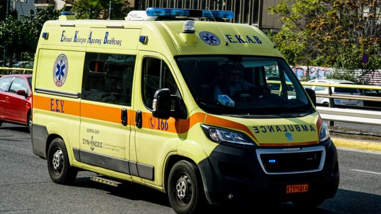 Τραγωδία στην Πέλλα: 27χρονη έχασε τη ζωή της στην άσφαλτο - Συγκρούστηκε το ΙΧ της με φορτηγό στο αντίθετο ρεύμα