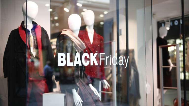 Black Friday: Ποιες Κυριακές θα είναι ανοιχτά τα καταστήματα - Το ωράριο λειτουργίας