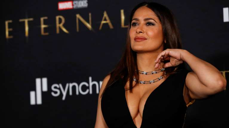 Σάλμα Χάγεκ: Εκρηκτική εμφάνιση στο κόκκινο χαλί δίπλα στη 14χρονη κούκλα κόρη της [Εικόνες]