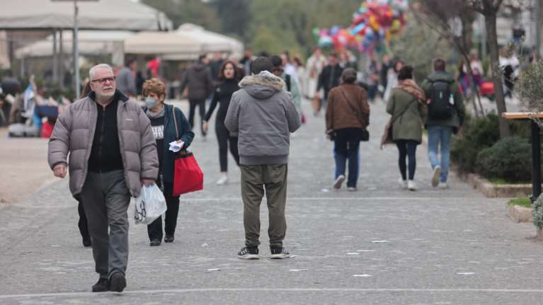 Κορονοϊός: 2.489 κρούσματα στην Αθήνα και 655 στη Θεσσαλονίκη