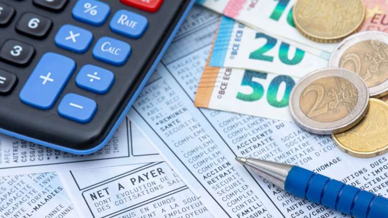 Ετσι θα υπολογίζεται πλέον ο κατώτατος μισθός: Το νέο σύστημα και οι αλλαγές σε δύο φάσεις