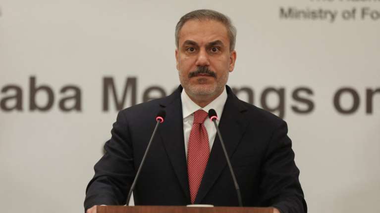 Ο Φιντάν απαντά στον Τραμπ: Η Τουρκία δεν κατέλαβε την εξουσία στη Συρία