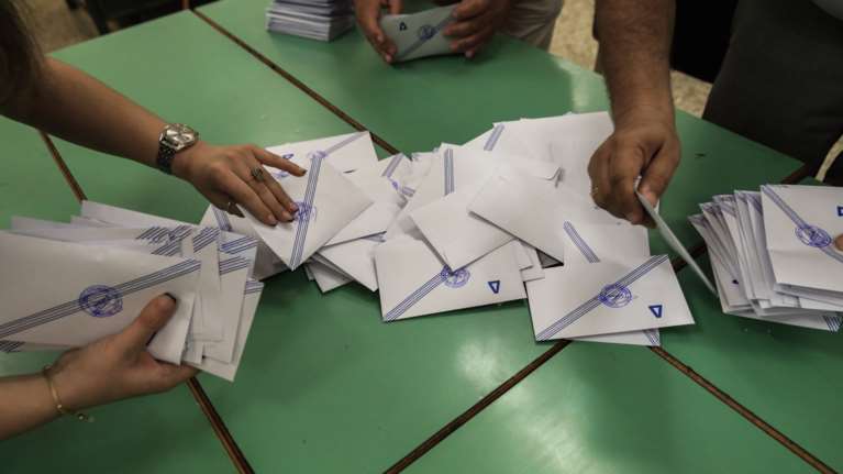 Δημοσκόπηση GPO: Xάνει 3 μονάδες η ΝΔ λόγω ΟΠΕΚΕΠΕ - Πτώση και για ΠΑΣΟΚ, Πλεύση - Αύξηση των αναποφάσιστων