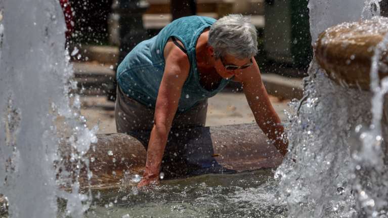 Καιρός: Έρχεται σε τρεις φάσεις ο εφιαλτικός καύσωνας - Τουλάχιστον 10 ημέρες η διάρκειά του, ποιες περιοχές θα &quot;ψηθούν&quot;