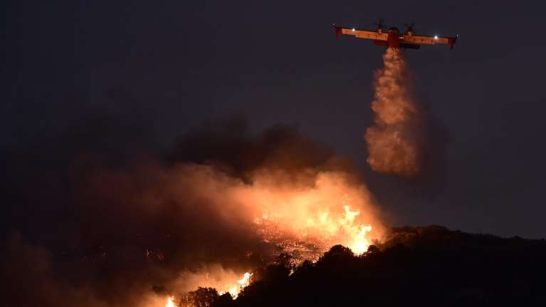 Μυτιλήνη: Υπό έλεγχο η πυρκαγιά στην περιοχή της Βρισάς και του Πολυχνίτου