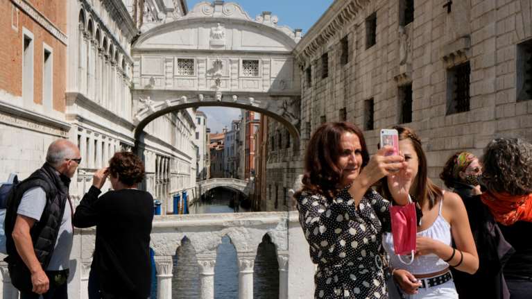 Ζημιά 1,8 δισ. ευρώ θα υποστεί η Ιταλία από την έλλειψη Αμερικανών τουριστών αυτό το καλοκαίρι