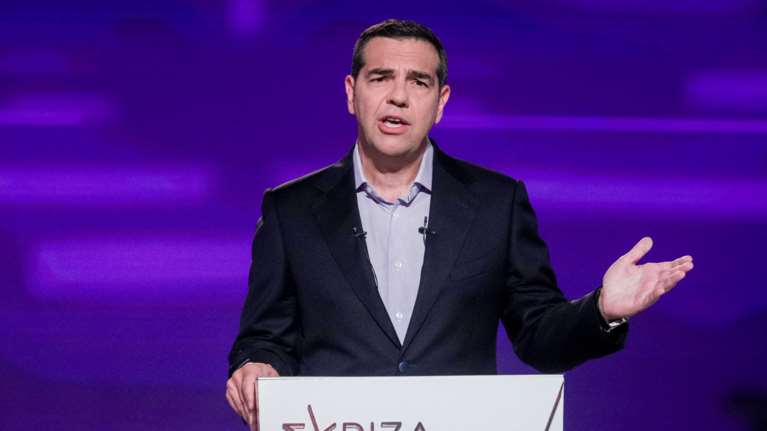 Τσίπρας για εμβολιασμούς: Οι πολίτες θα πειστούν με πειθώ, όχι με τον βούρδουλα ή με φιλοδώρημα