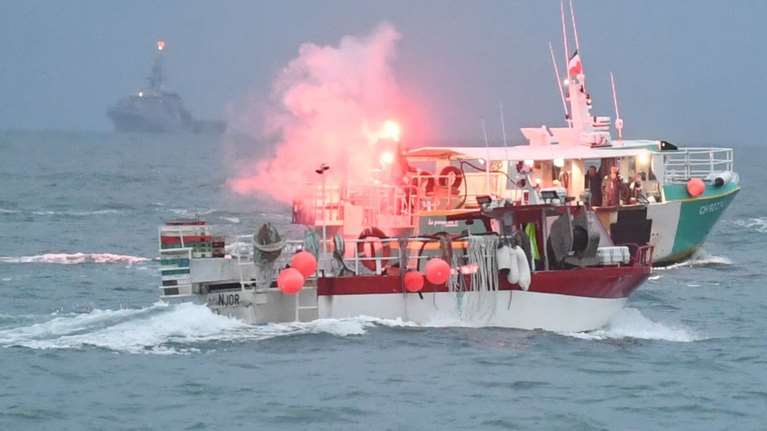 Στα πρόθυρα σύγκρουσης Βρετανία και Γαλλία για το... ψάρεμα στο νησάκι Τζέρσεϊ