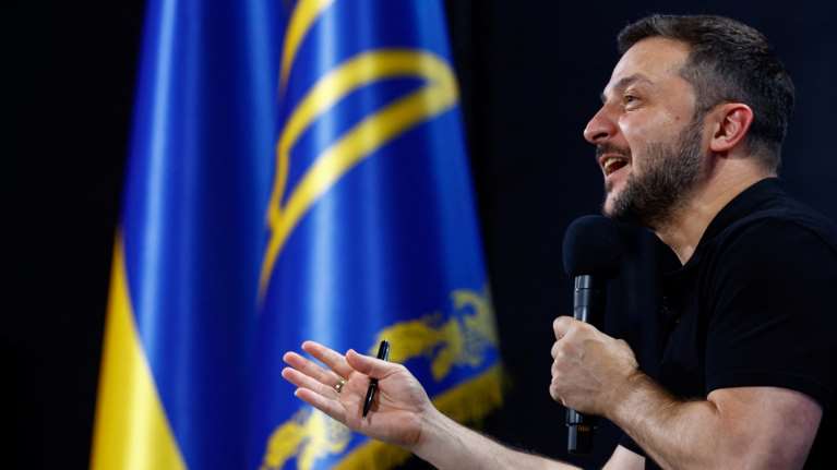 Ουκρανία: Έτοιμος, δηλώνει ο Ζελένσκι, για απευθείας διαπραγματεύσεις με τον Πούτιν - &quot;Συνάντηση με 4 συμμετέχοντες&quot;