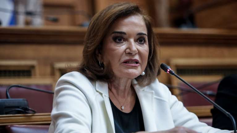 Ντόρα Μπακογιάννη κατά Τζήμερου: "Ντροπή σας - Δεν έχω διαβάσει πιο βλακώδη δήλωση"