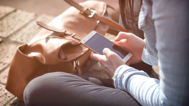 Κινητή τηλεφωνία: Τέλος στη φραγή κλήσεων λόγω οφειλών - Νέος κανονισμός της ΕΕΤΤ