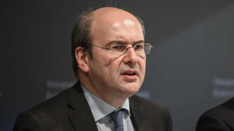 Χατζηδάκης για κατώτατο μισθό: Είναι ανακούφιση των εργαζομένων, αλλά δεν πανηγυρίζουμε