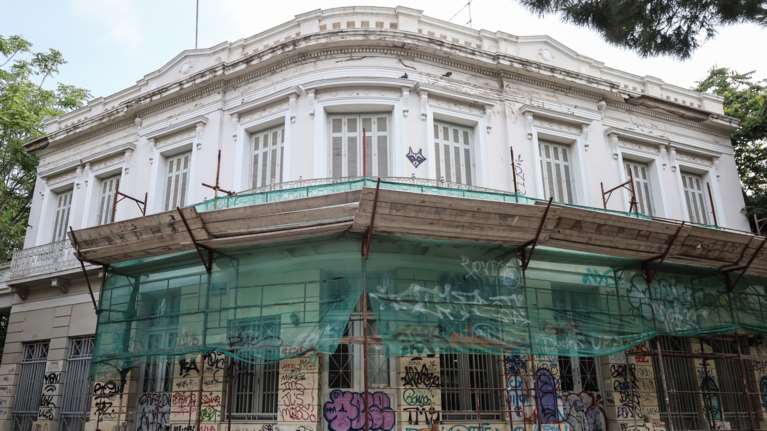 Λήγει σήμερα το τελεσίγραφο Μενδώνη για έξωση των αρχαιολόγων από το κτίριο της Ερμού - Συναυλία αλληλεγγύης απόψε