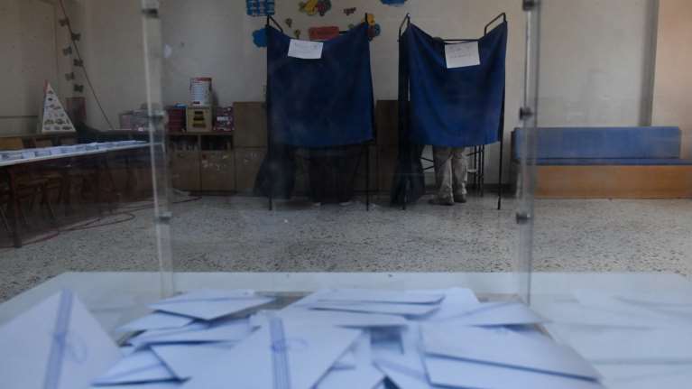 Σε 99 εκλογικά κέντρα και 35 χώρες θα ψηφίσουν οι Έλληνες του εξωτερικού - Αναλυτικά η λίστα