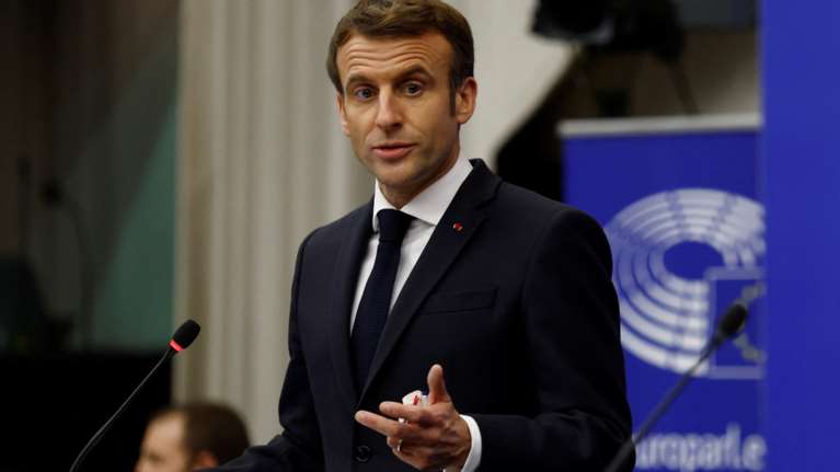 Μήνυμα Μακρόν σε Ζελένσκι: Πρέπει να διαπραγματευτείτε με τη Ρωσία για τη λήξη του πολέμου