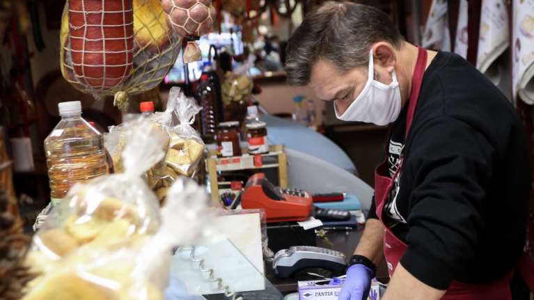 Πακέτο στήριξης 3 δισ. ευρώ στην οικονομία: Τη Δευτέρα οι ανακοινώσεις Σταϊκούρα -Συνεχίζεται η επιστρεπτέα προκαταβολή