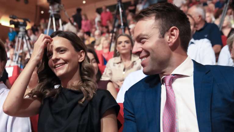 "Από δυο χωριά" ο ΣΥΡΙΖΑ: Τα στρατόπεδα Κασσελάκη και Αχτσιόγλου - Ποιοι τους στηρίζουν [όλα τα ονόματα]