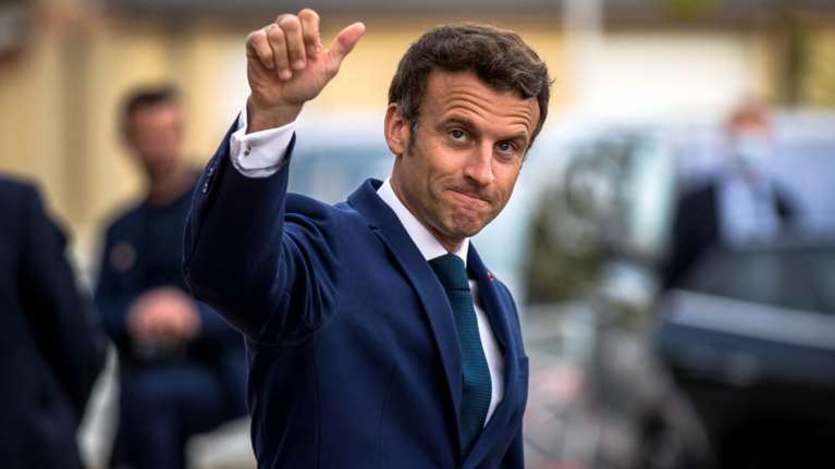 Ο Μακρόν αλλάζει όνομα στο κόμμα του: Από &quot;Δημοκρατία Εμπρός&quot; σε &quot;Αναγέννηση&quot;