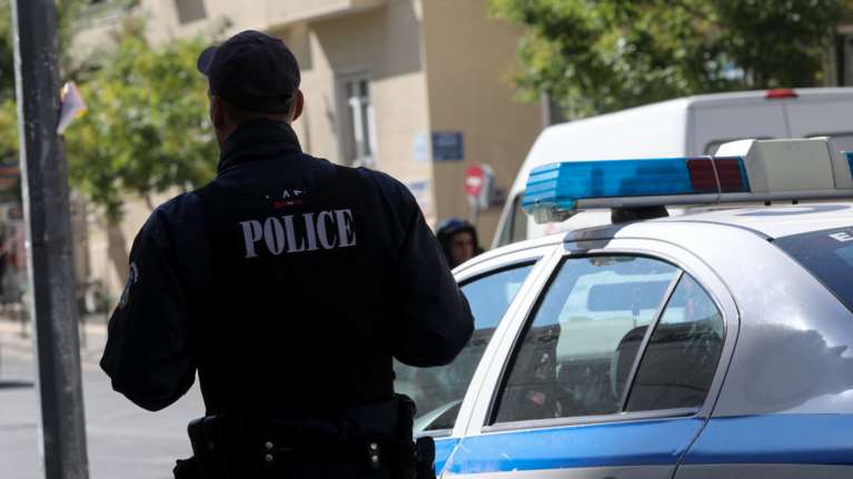 ΕΛΑΣ: Συνελήφθησαν δύο ημεδαποί για κλοπές σε σταθμευμένα οχήματα στη Νίκαια