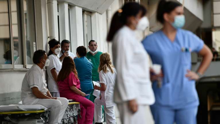 Συναγερμός για δύο κρούσματα αλλαντίασης στην Ελλάδα: Σπάνια παραλυτική νόσος - Διασωληνώθηκε ο ένας