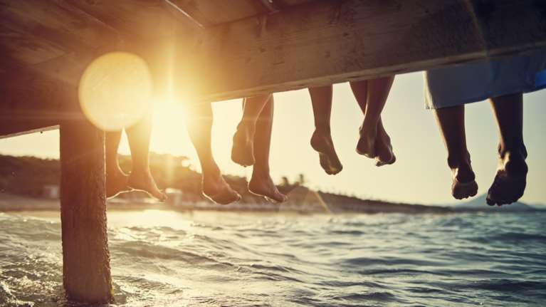 Οι συμβουλές παιδίατρου για τον καύσωνα: Προσοχή με την ακτινοβολία του ήλιου, επιδρά στον εγκέφαλο των παιδιών