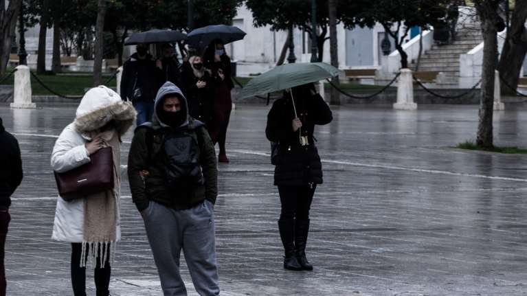 Καιρός: Ισχυρές βροχές και καταιγίδες, ενισχυμένοι άνεμοι και πτώση της θερμοκρασίας