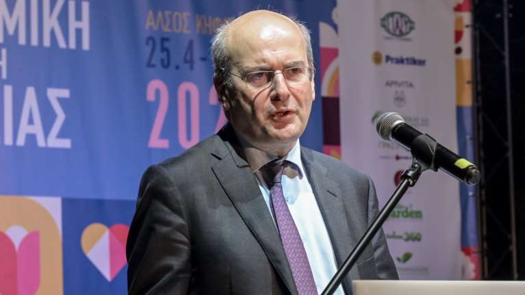 Χατζηδάκης για πόρισμα Καρώνη: Η θεωρία του μπαζώματος έπασχε από την αρχή και με την κοινή λογική