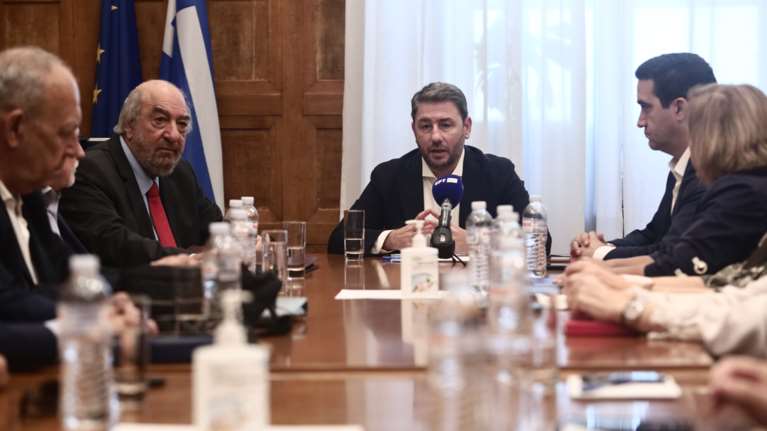 Ανδρουλάκης για ακρίβεια: Ισχυρά οικονομικά συμφέροντα κερδοσκοπούν εις βάρος του ελληνικού λαού