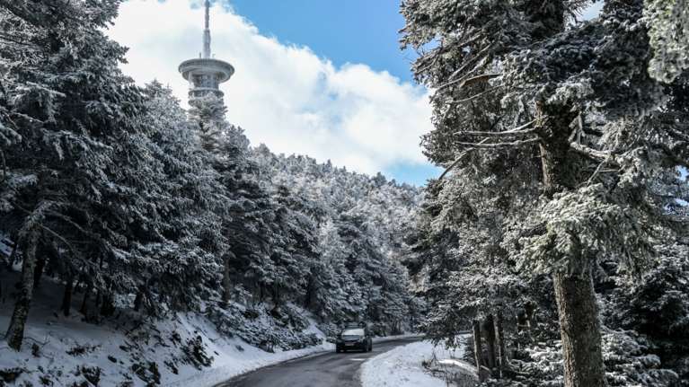 Λεωφόρος Πάρνηθος: Αποκαταστάθηκε η κυκλοφορία από το τελεφερίκ μέχρι το καζίνο
