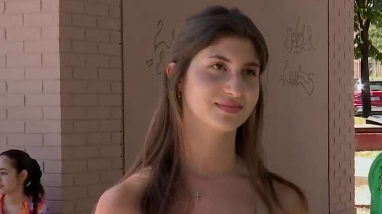 Πανελλήνιες 2021: Η πρώτη των πρώτων Σοφία Βάγια - &quot;Σάστισα όταν με προσκάλεσε η κ. Σακελλαροπούλου&quot;