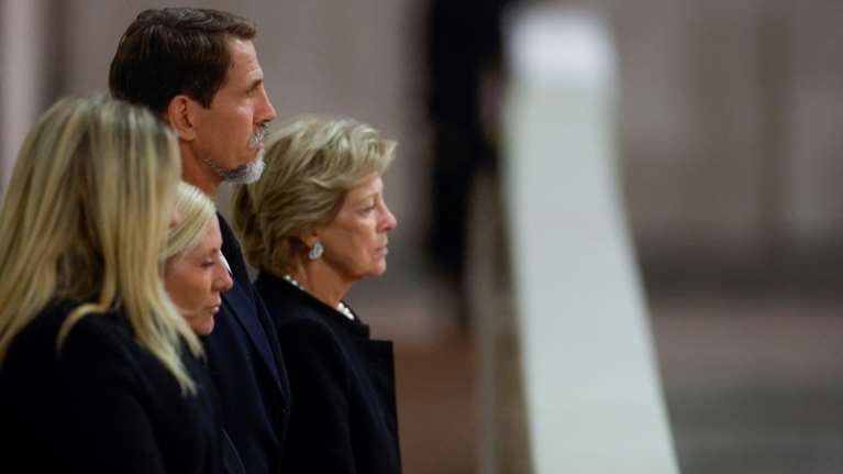 Κηδεία τέως βασιλιά Κωνσταντίνου: Οι 50 Έλληνες που έχουν προσκληθεί - &quot;Γρίφος&quot; με τη βρετανική βασιλική οικογένεια