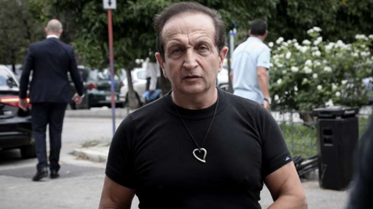 Σπύρος Μπιμπίλας: Σάιτ της Εκκλησίας μηνύει τον ηθοποιό επειδή έκανε... ανάρτηση για την Παναγία [εικόνα]