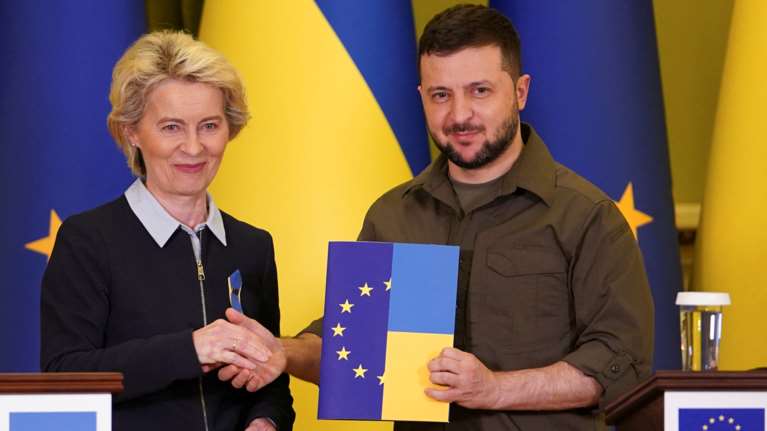 Φον ντερ Λάιεν: Μέχρι τέλος της επόμενης εβδομάδας η ολοκλήρωση της αξιολόγησης για την ένταξη της Ουκρανίας στην ΕΕ