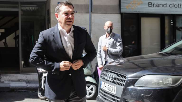 Τσίπρας για παρακολούθηση Σπίρτζη: Να συγκληθεί εκτάκτως η Επιτροπή Θεσμών και Διαφάνειας της Βουλής