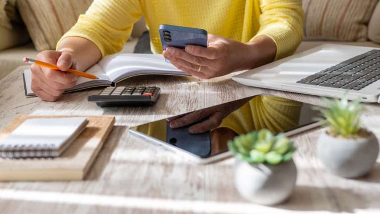 Παγώνουν οι ποινικές διώξεις για οφειλέτες που ρυθμίζουν τα χρέη τους