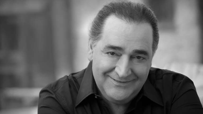 Το μεγάλο ανεκπλήρωτο όνειρο του Βασίλη Καρρά: Μεγάλη συναυλία-αφιέρωμα στις 13 Ιουνίου 2025 στο Καλλιμάρμαρο Στάδιο