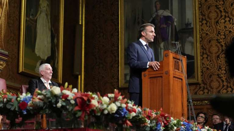 Μακρόν από το Ηνωμένο Βασίλειο: Η Ευρώπη δεν θα εγκαταλείψει ποτέ την Ουκρανία