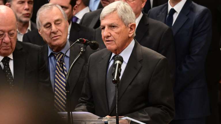 Κηδεία Κώστα Σημίτη: Αφιέρωσε τη ζωή του ώστε ν' ανέβει ψηλότερα η Ελλάδα - Οι επικήδειοι των Γιαννίτση, Τσουκαλά και Βούλγαρη