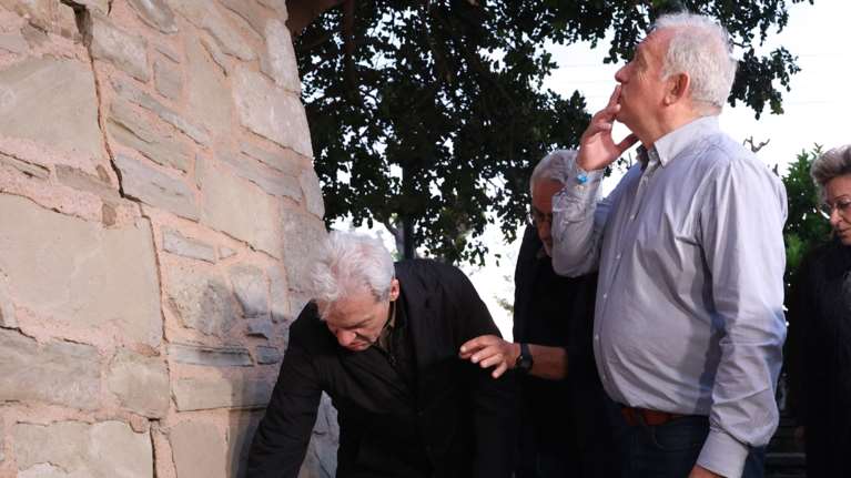 Έντονη ανησυχία στις Βούτες για τις μεγάλες ρωγμές χωρίς να έχει γίνει σεισμός - Ζημιές τουλάχιστον σε 15 σπίτια