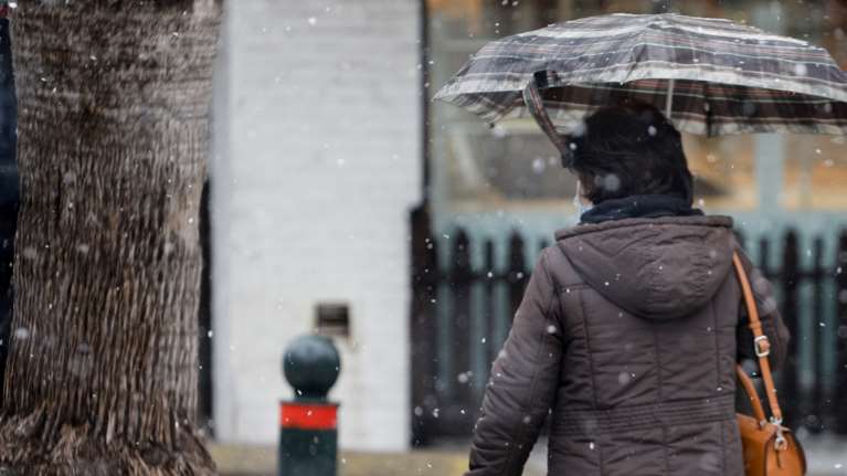 Χειμωνιάτικο Σαββατοκύριακο με θυελλώδεις ανέμους, βουτιά του υδράργυρου και καταιγίδες - Ποιες περιοχές θα &quot;χτυπηθούν&quot;