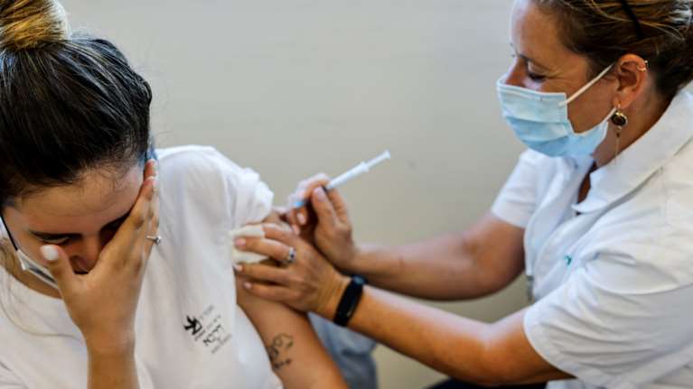 Στις 30 Ιουλίου ανοίγει η πλατφόρμα για τον εμβολιασμό των παιδιών 12-15 ετών