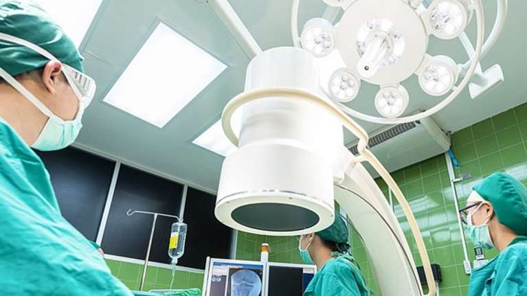 Δωρεά οργάνων 6χρονου Θωμά: Ενός λεπτού σιγή από τους γιατρούς - Το συγκλονιστικό μήνυμα της μητέρας [βίντεο]